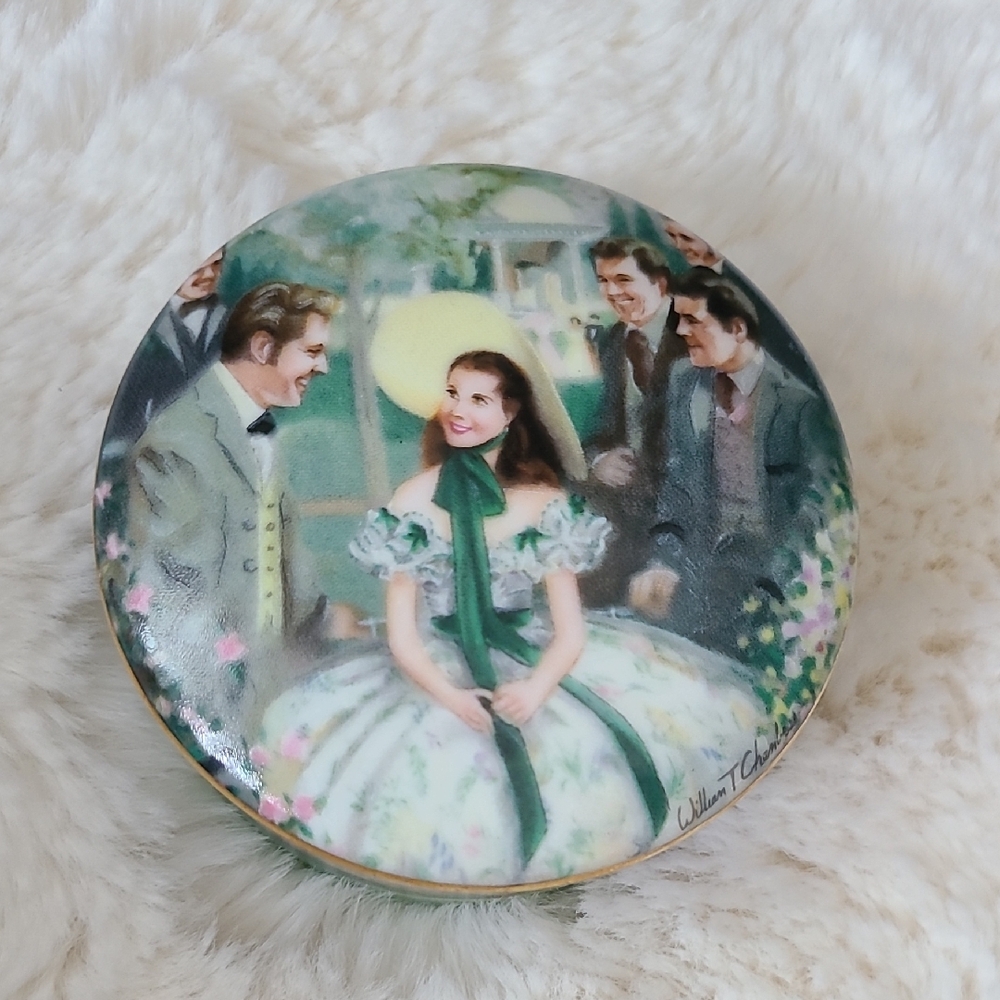 Music Box GONE WITH THE WIND "Scarlett At Twelve Oaks" #12164 D EUC